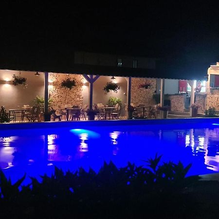 Casa Wanted Orsova Hotel ภายนอก รูปภาพ