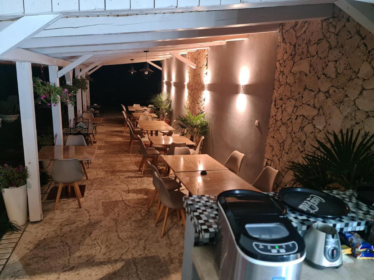 Casa Wanted Orsova Hotel ภายนอก รูปภาพ