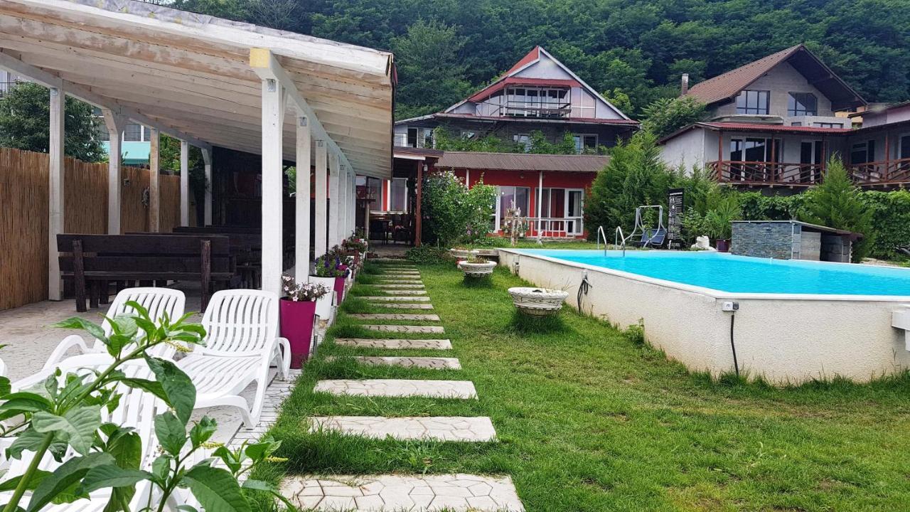 Casa Wanted Orsova Hotel ภายนอก รูปภาพ