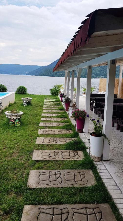 Casa Wanted Orsova Hotel ภายนอก รูปภาพ