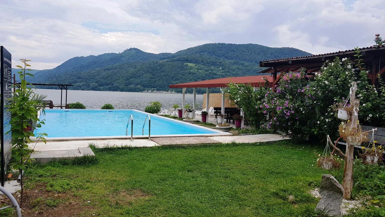 Casa Wanted Orsova Hotel ภายนอก รูปภาพ
