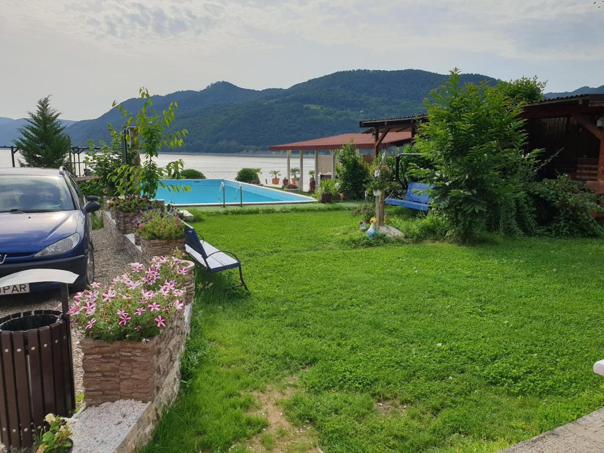 Casa Wanted Orsova Hotel ภายนอก รูปภาพ